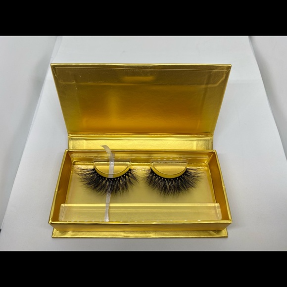 Luxury Mink Lashes - Picture 9 of 9